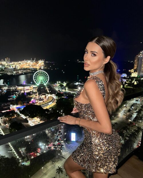 Sukienka z wyciętymi plecami NB Lamariu złota