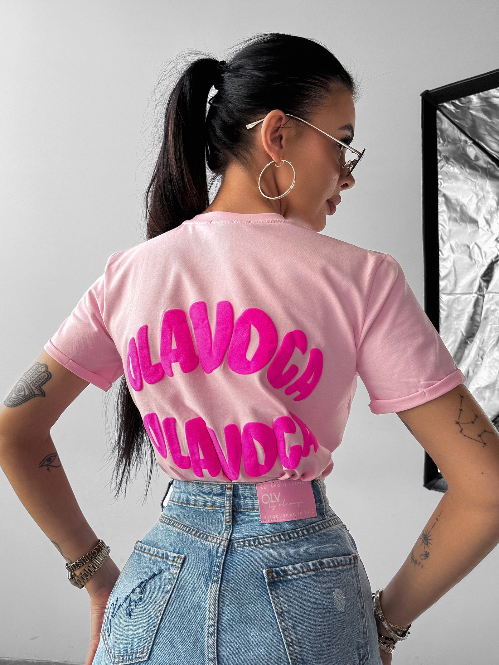 T-shirt bawełniany MYSTICAL OLAVOGA różowy