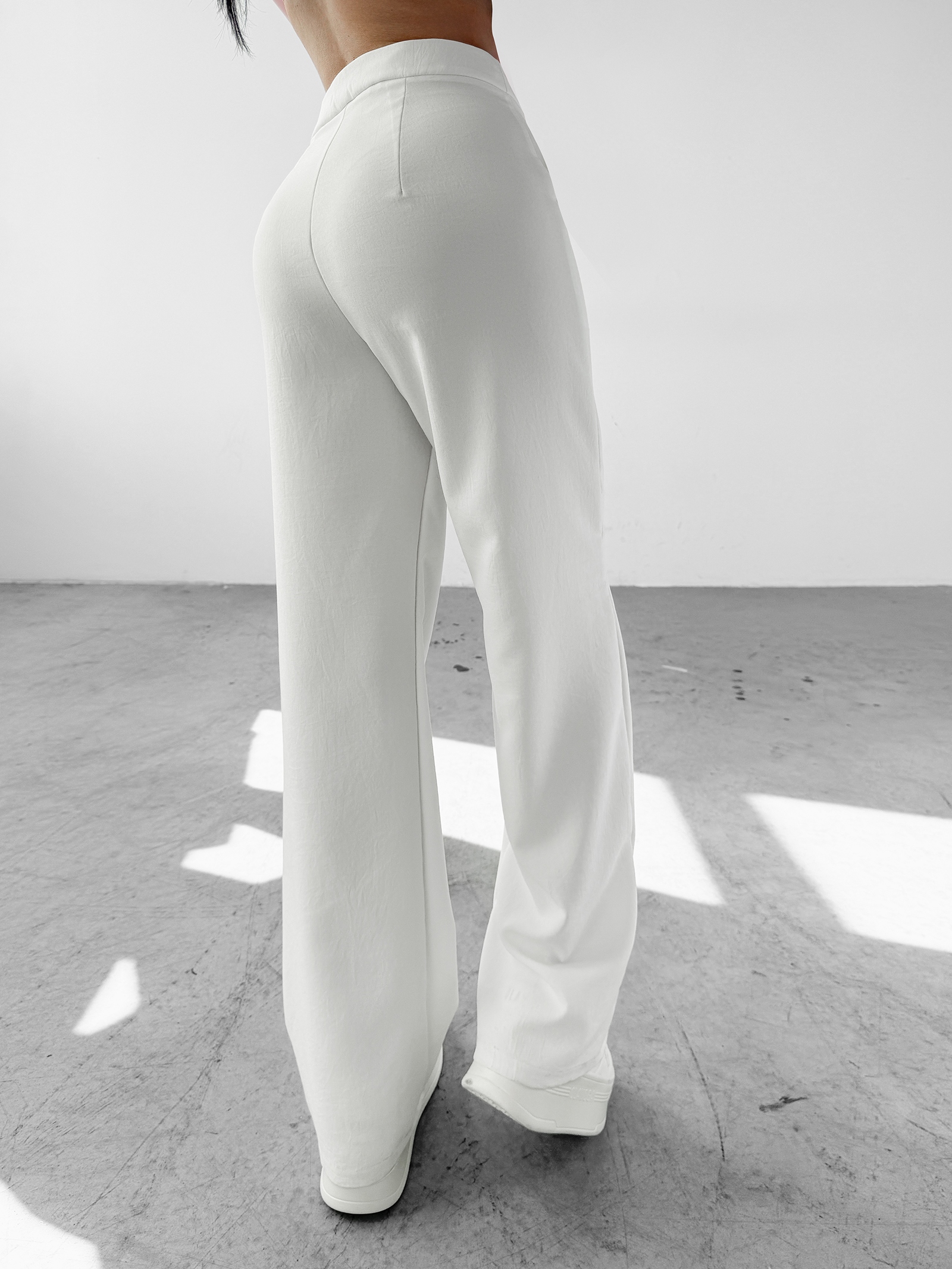 Spodnie przewiewne KORSADA OLAVOGA ecru Spodnie przewiewne KORSADA OLAVOGA ecru