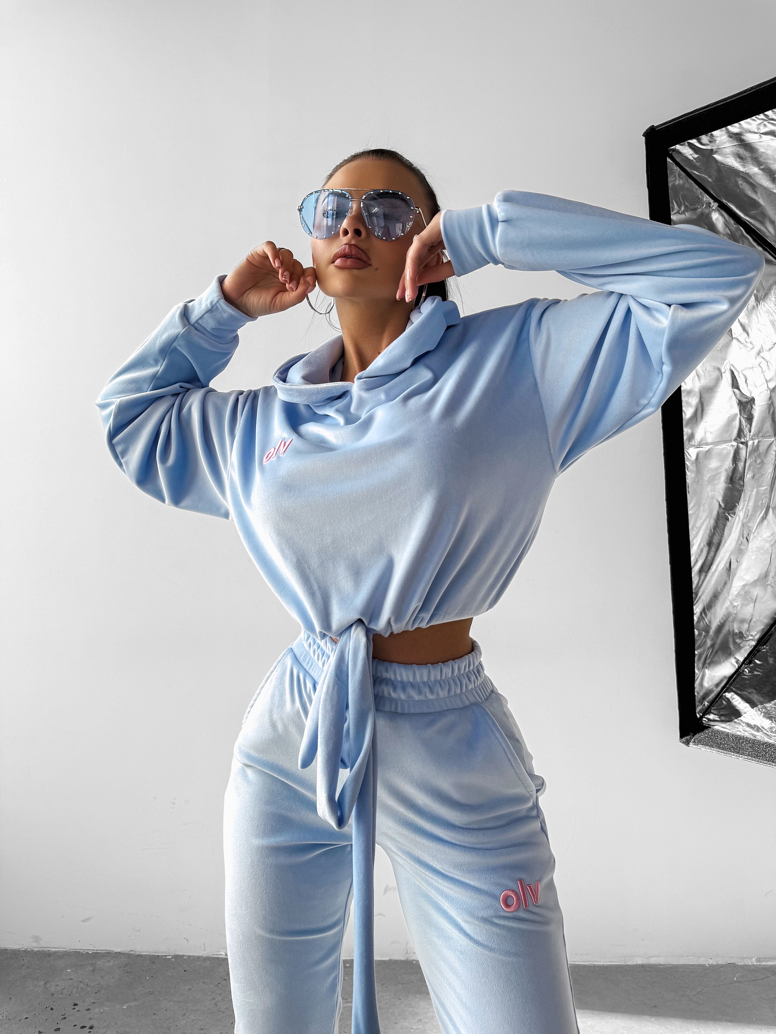 Komplet welurowy ASPIRATION OLAVOGA niebieski Komplet welurowy ASPIRATION OLAVOGA niebieski