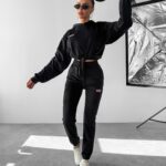 Komplet welurowy ASPIRATION OLAVOGA czarny