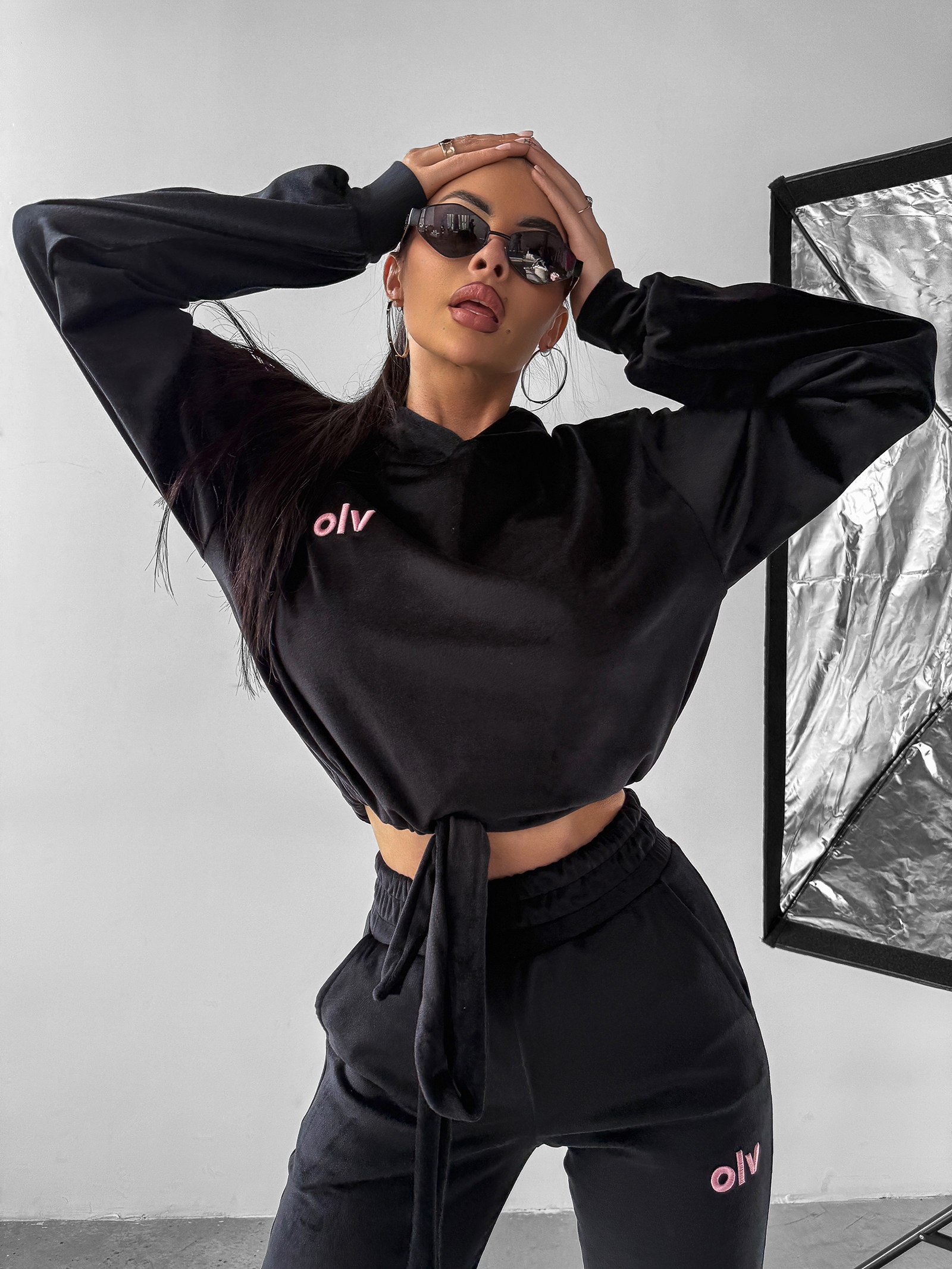 Komplet welurowy ASPIRATION OLAVOGA czarny Komplet welurowy ASPIRATION OLAVOGA czarny