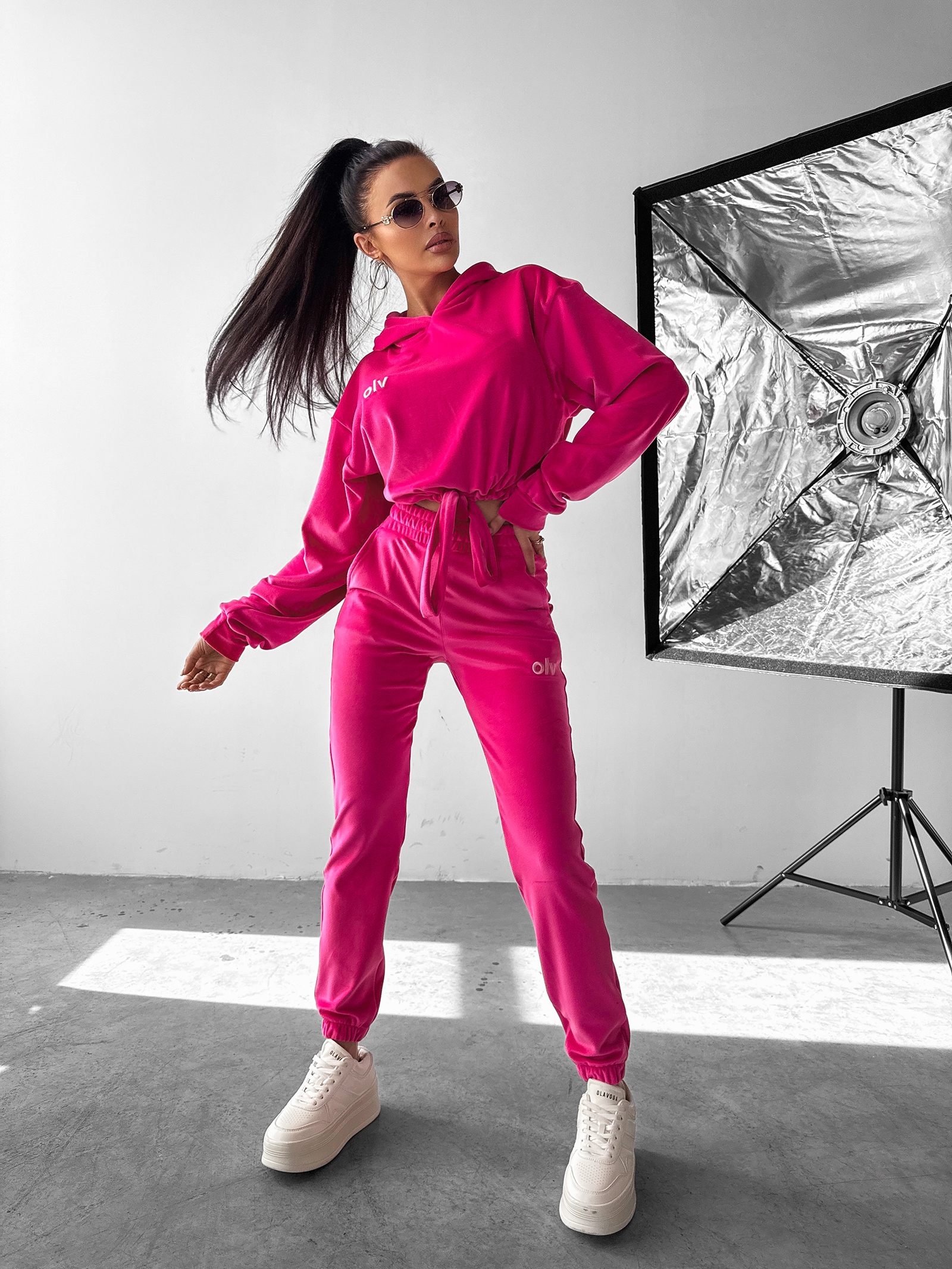 Komplet welurowy ASPIRATION OLAVOGA amarantowy