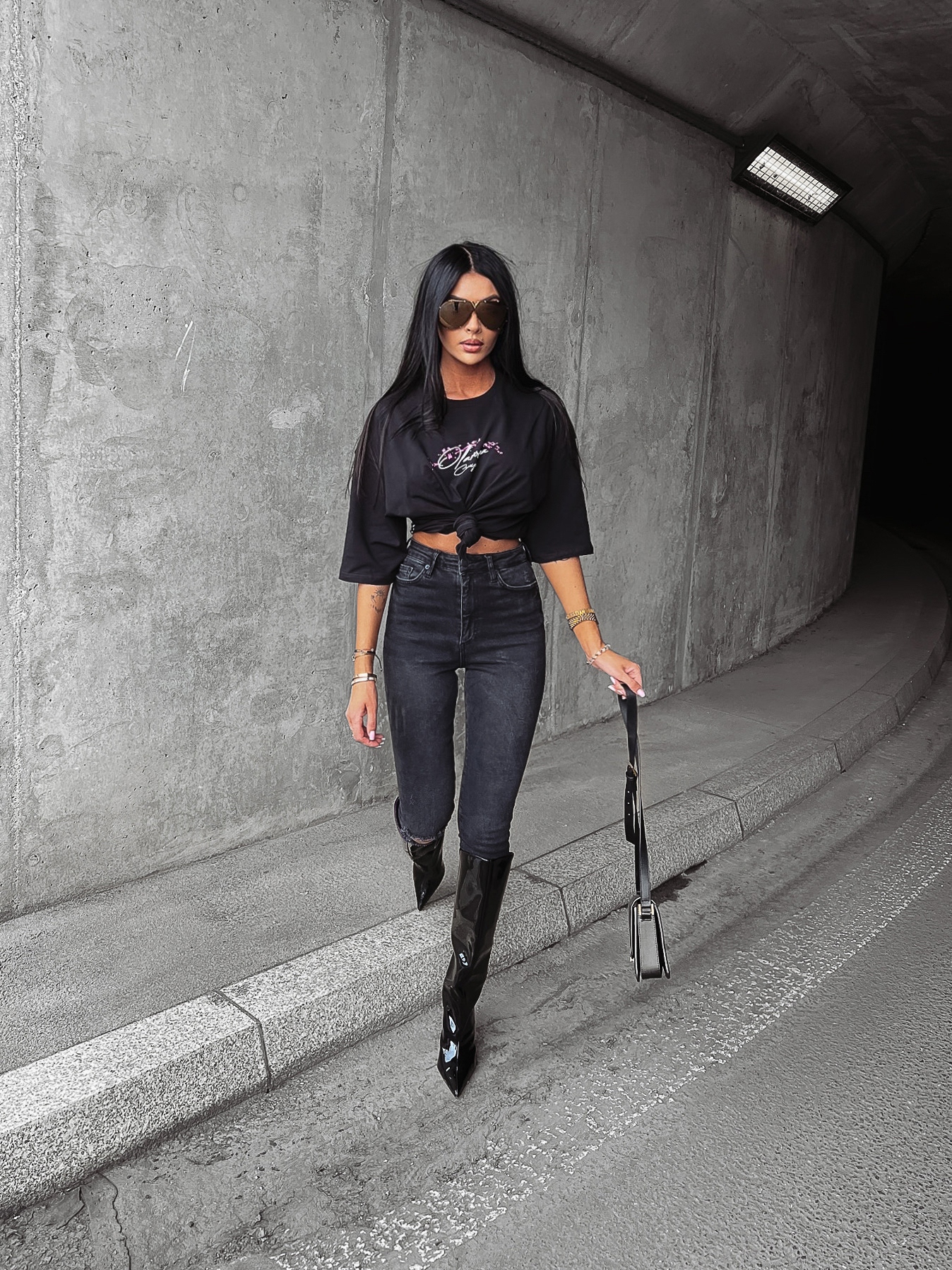 T-shirt damski bawełniany oversize z nadrukiem Rosu Ola Voga czarny