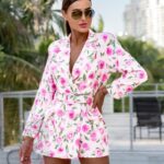 Kombinezon w kwiaty Gorsos różowy