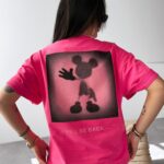 T-shirt z grafiką THEBES OLAVOGA amarantowy