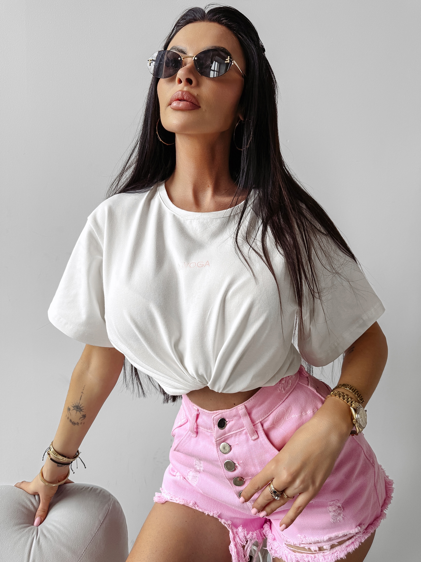 T-shirt klasyczny HOLD ON OLAVOGA ecru T-shirt klasyczny HOLD ON OLAVOGA ecru