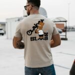 T-shirt męski z kultową grafiką GRAFFITI GROOVE OLAVOGA beżowy