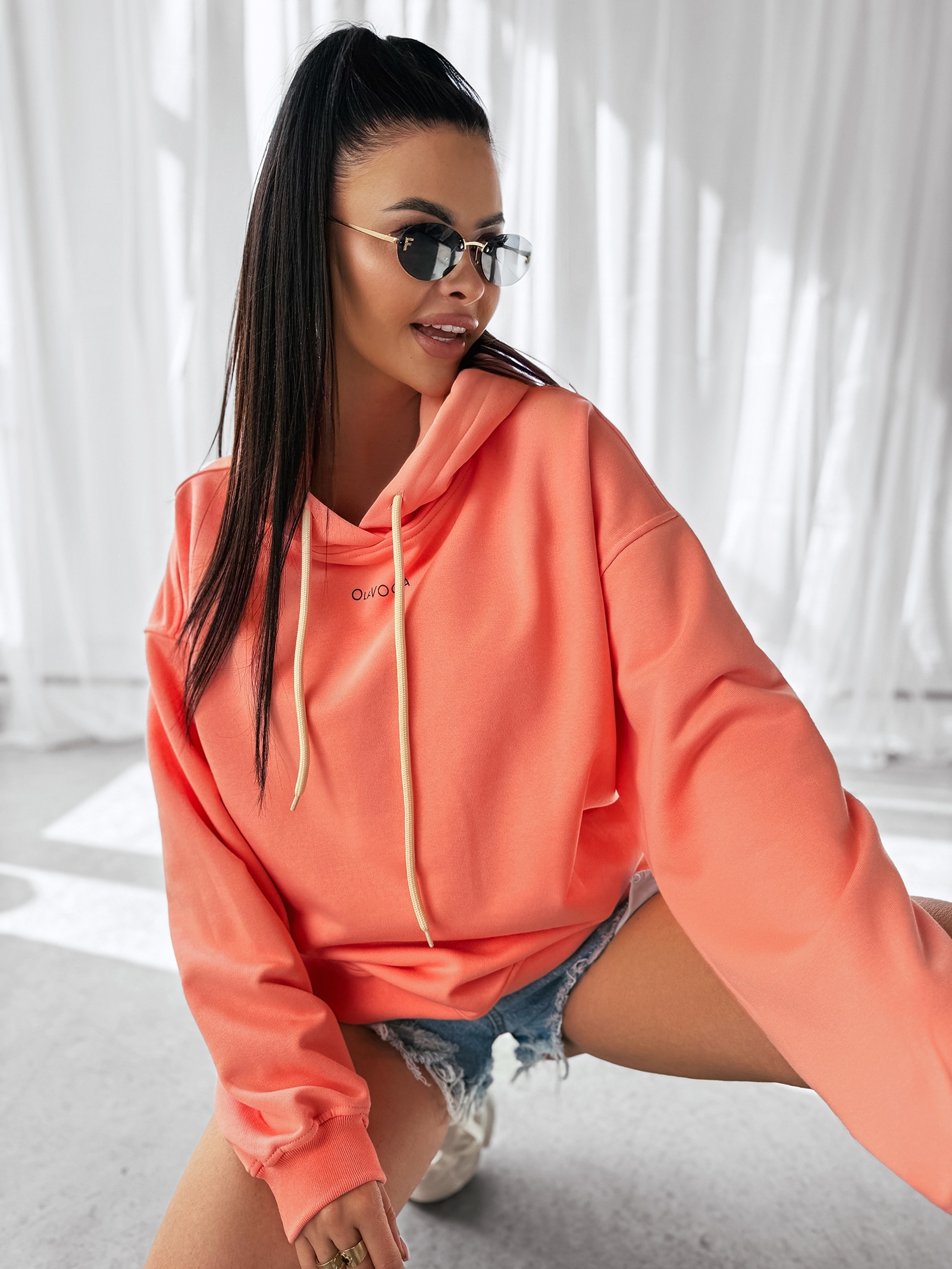 Bluza z grafiką COLLAGE OLAVOGA łososiowa