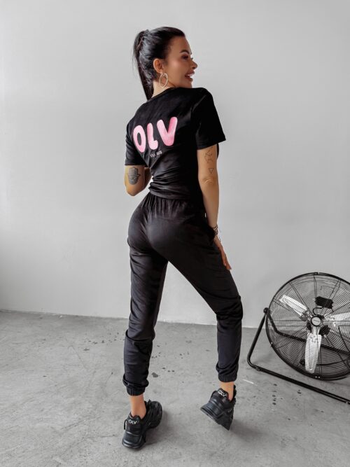 Komplet welurowy GET OVER OLAVOGA czarny