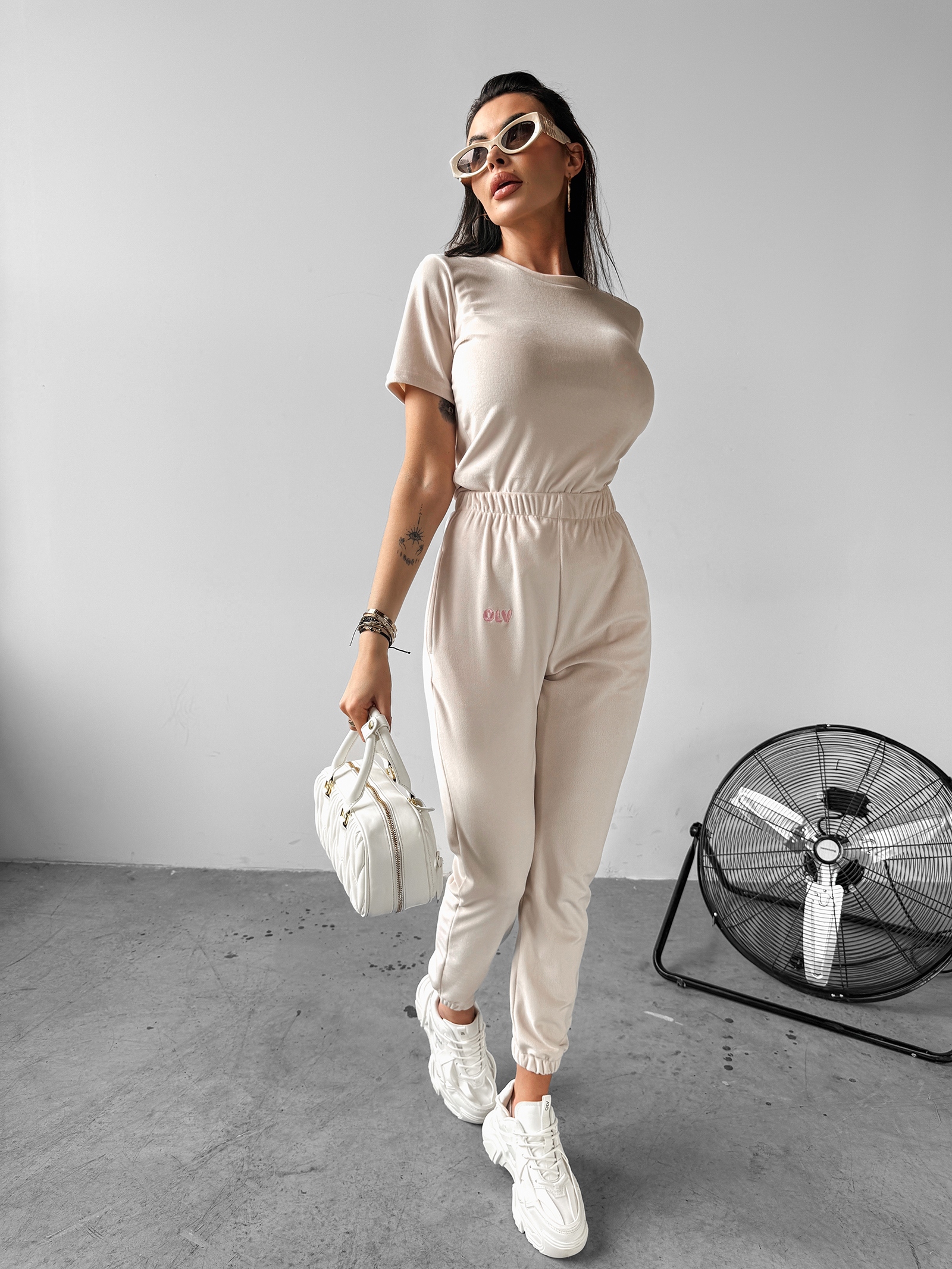 Komplet welurowy GET OVER OLAVOGA beżowy