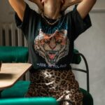 T-shirt oversize CHIARA ROAR czarny