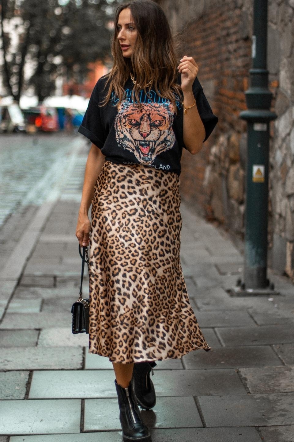T-shirt oversize CHIARA ROAR czarny T-shirt oversize CHIARA ROAR czarny