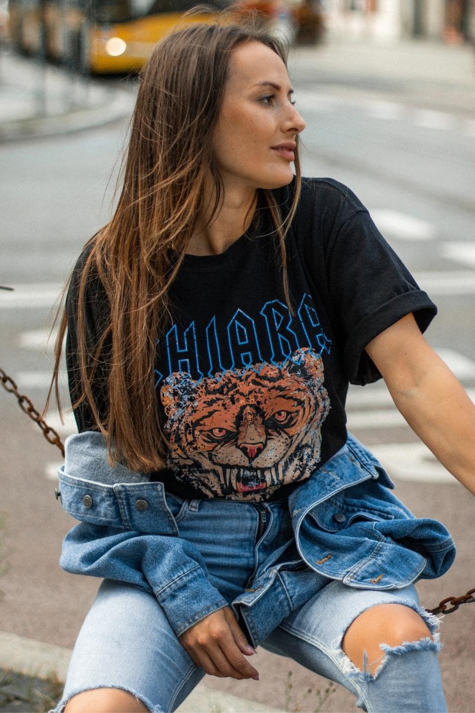 T-shirt oversize CHIARA ROAR czarny T-shirt oversize CHIARA ROAR czarny