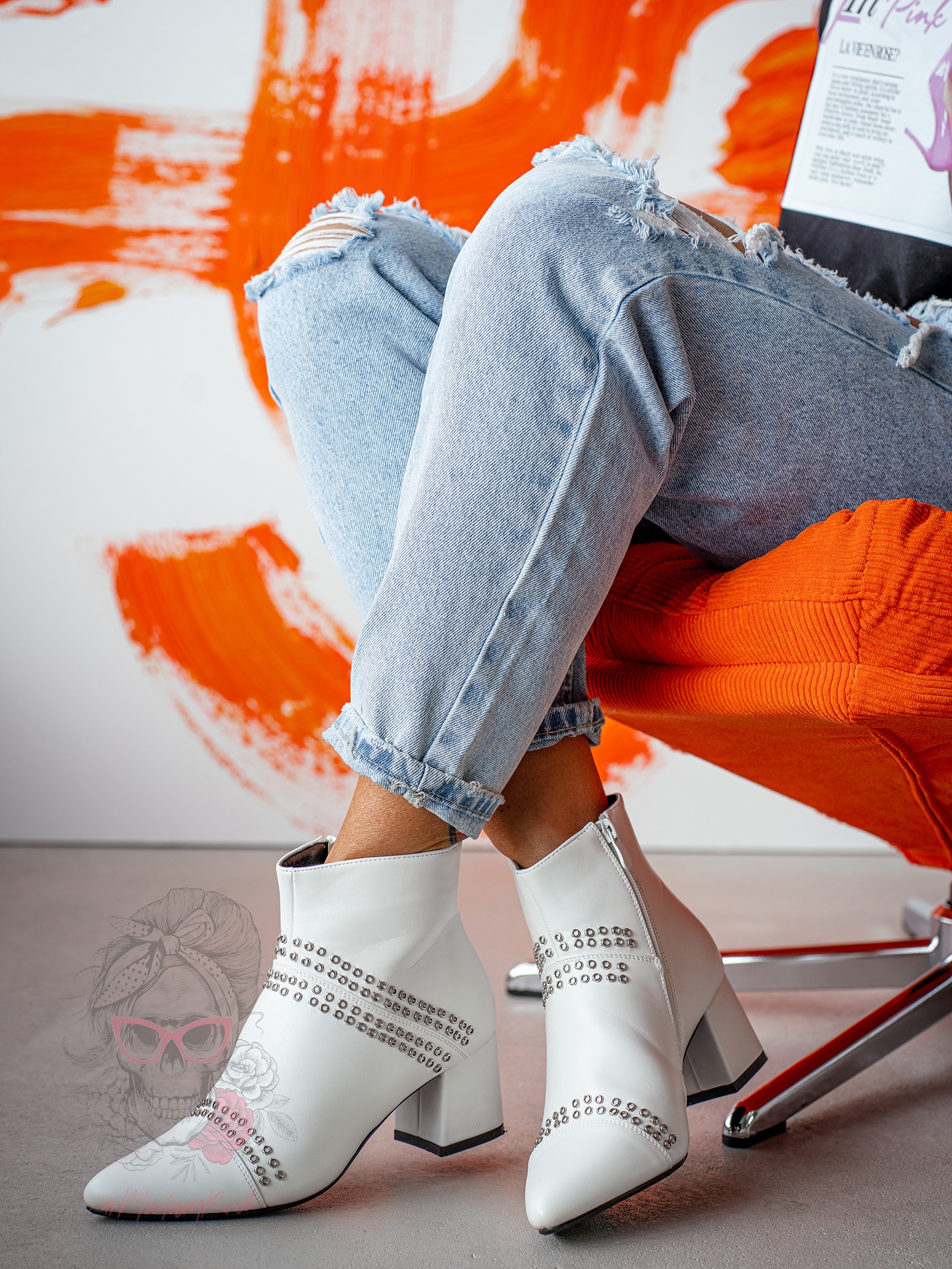 Botki na słupku Stock Rock białe