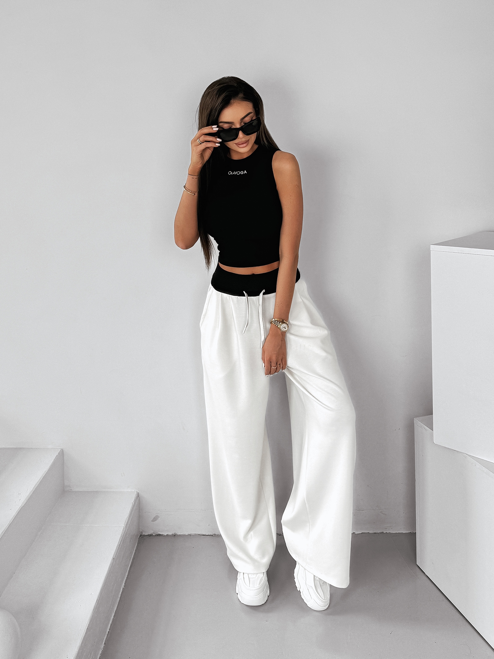 Top klasyczny LOMBI OLAVOGA czarny Top klasyczny LOMBI OLAVOGA czarny