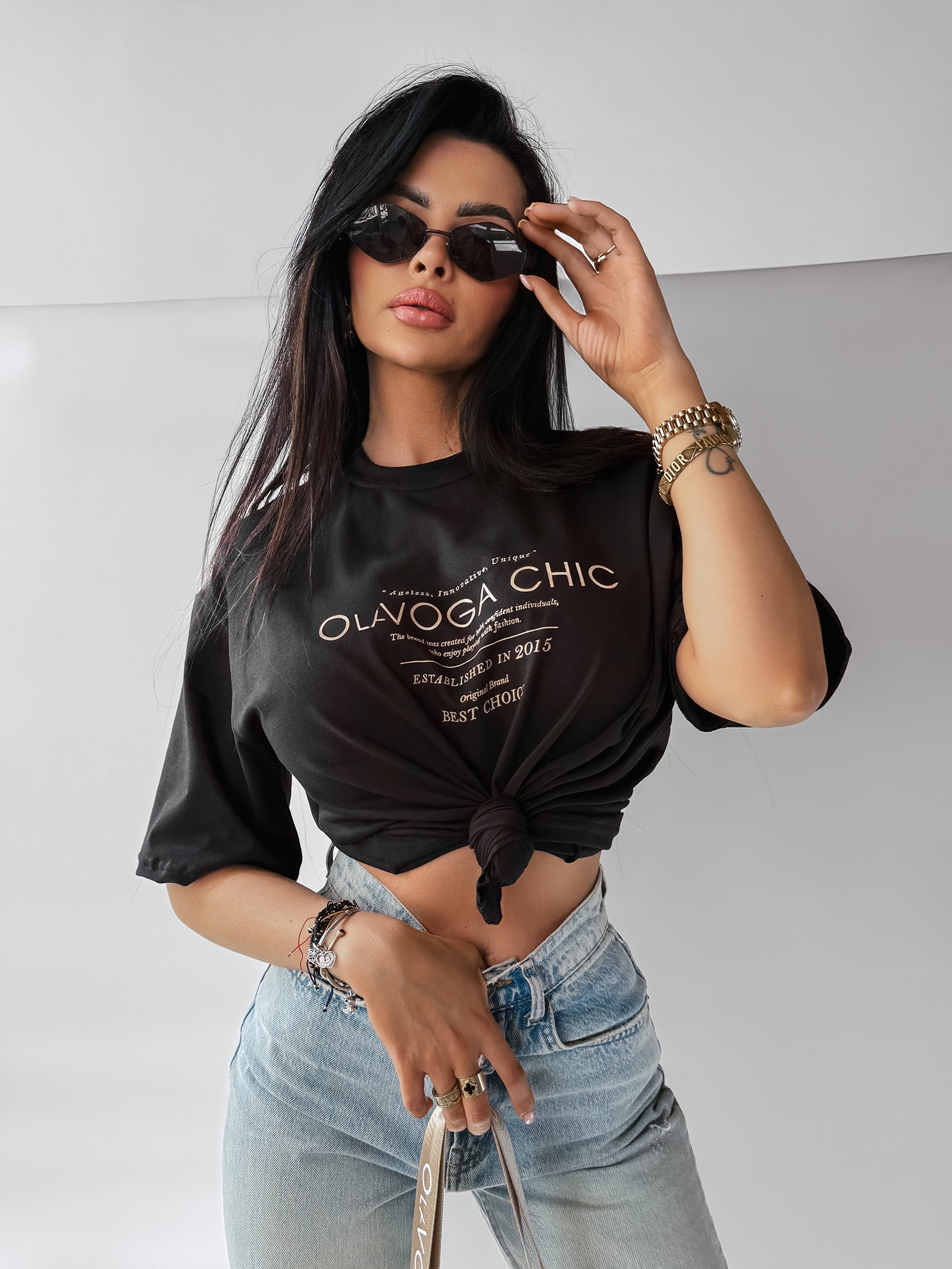 T-shirt ze złotym logowaniem EBRO OLAVOGA czarny