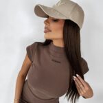 Sukienka przylegająca MEL OLAVOGA brązowa