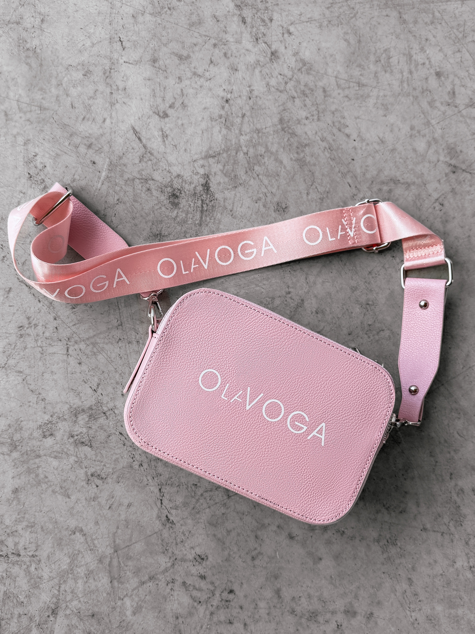 Torebka listonoszka MIDNIGHT OLAVOGA pudrowy róż