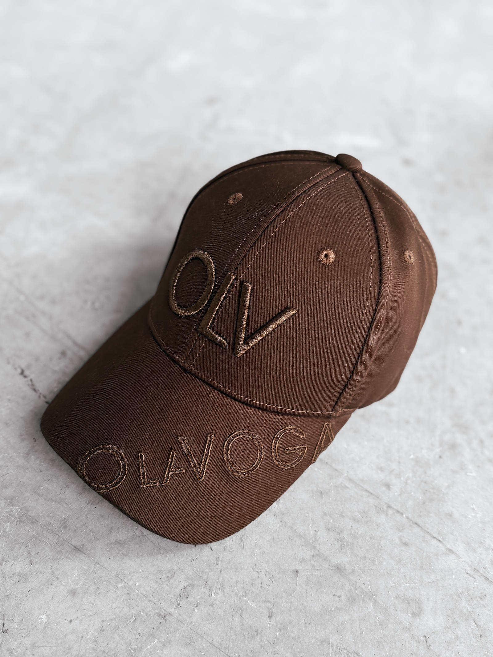 Czapka z daszkiem UNFAIR OLAVOGA brązowa