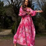 Sukienka maxi NB Boloria kwiaty różowa