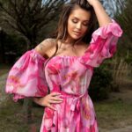 Sukienka maxi NB Boloria kwiaty różowa