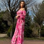 Sukienka maxi NB Boloria kwiaty różowa