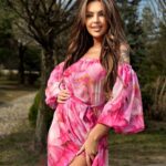 Sukienka maxi NB Boloria kwiaty różowa