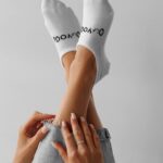 Skarpetki stopki damskie WOMAN SOCKS OLAVOGA ecru