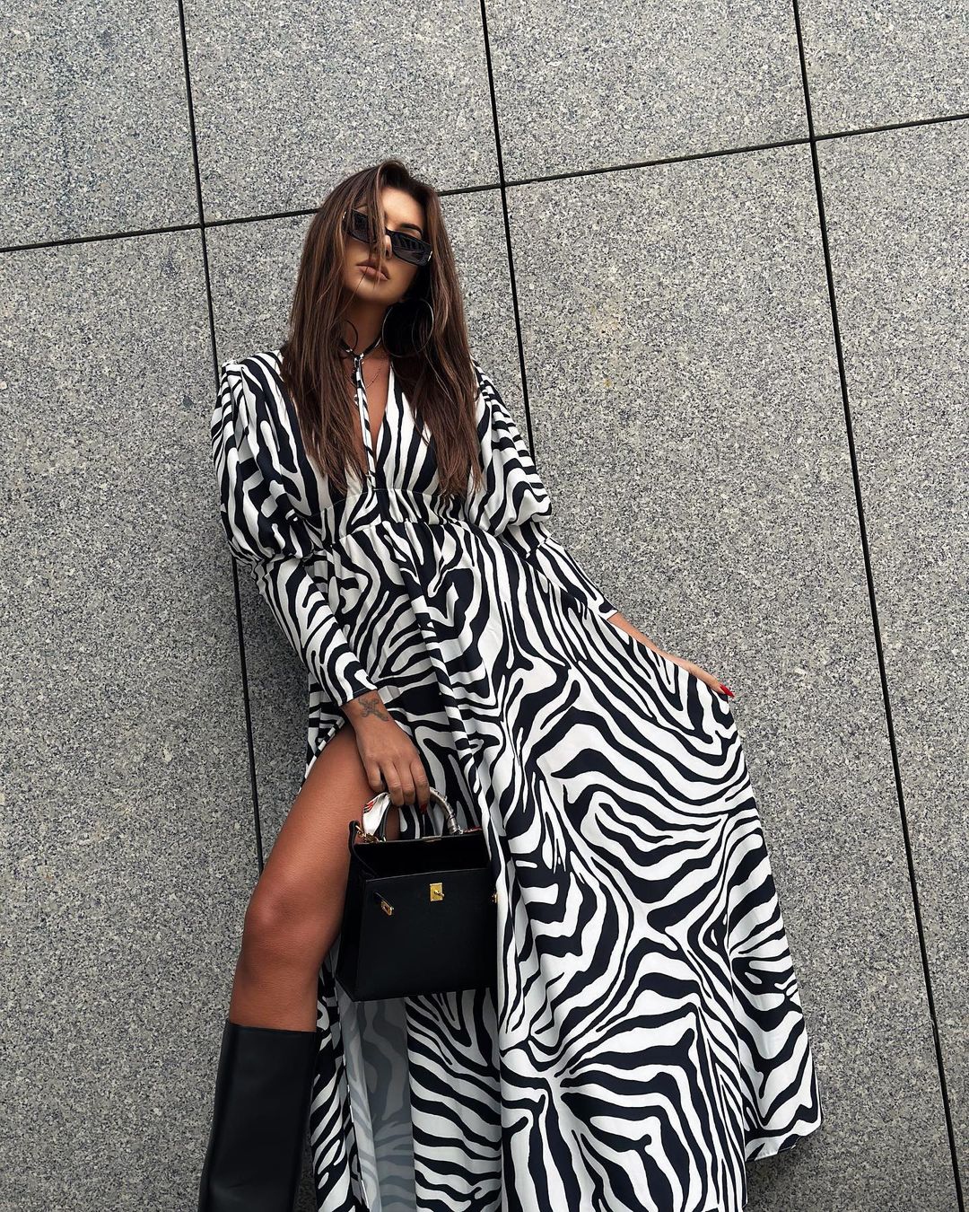 Sukienka maxi NB ZEBBRAS biało-czarna