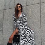 Sukienka maxi NB ZEBBRAS biało-czarna