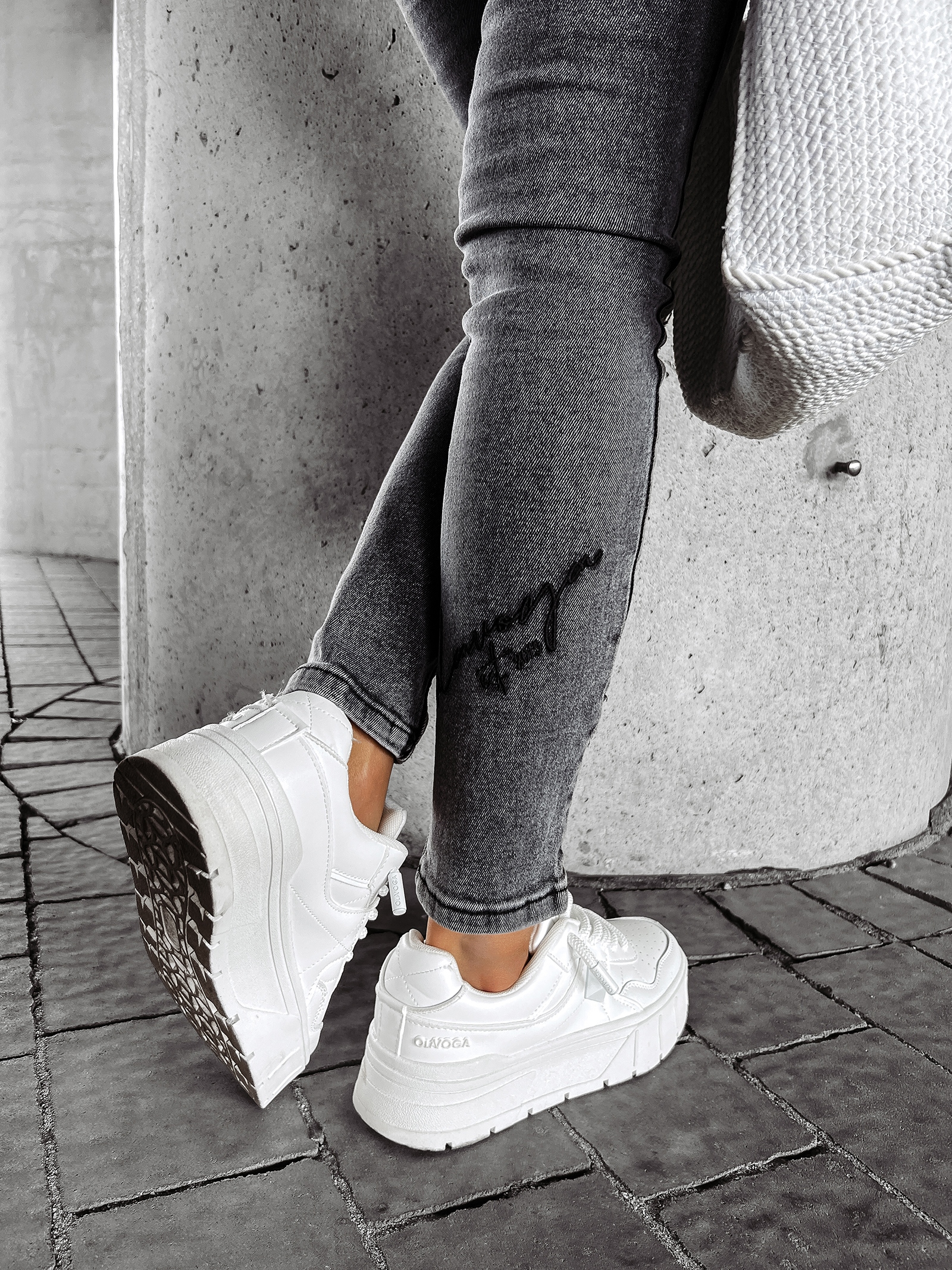 Spodnie jeansowe skinny przecierane DAZY OLAVOGA szare