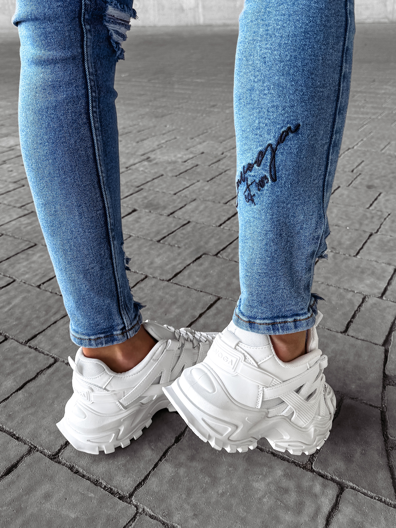 Spodnie jeansowe skinny przecierane DAZY OLAVOGA niebieskie