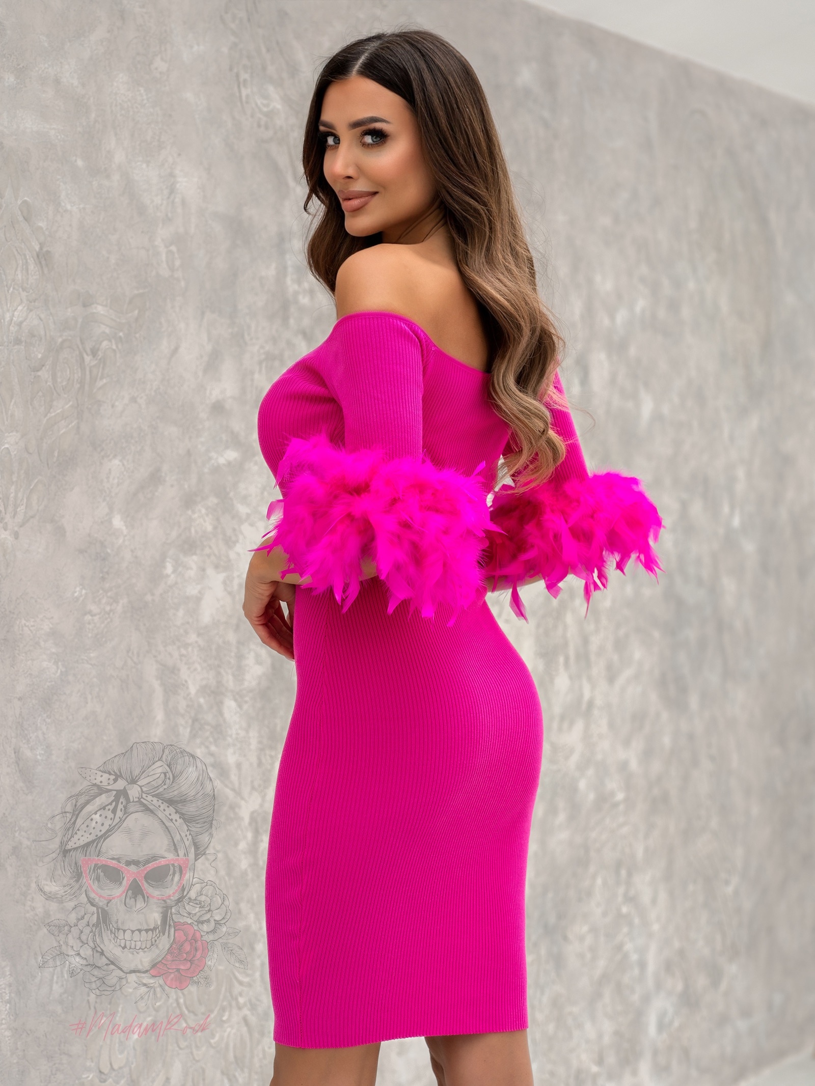 Sukienka prążkowana z piórami Spectra różowa