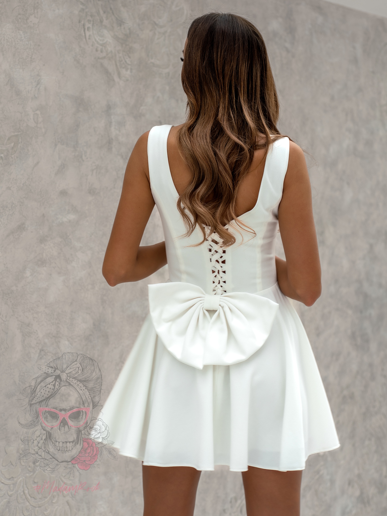 Sukienka rozkloszowana NB Lija biała Sukienka rozkloszowana NB Lija biała