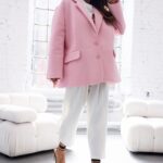 Marynarka oversize z aplikacją MC SMILE pudrowa-puder