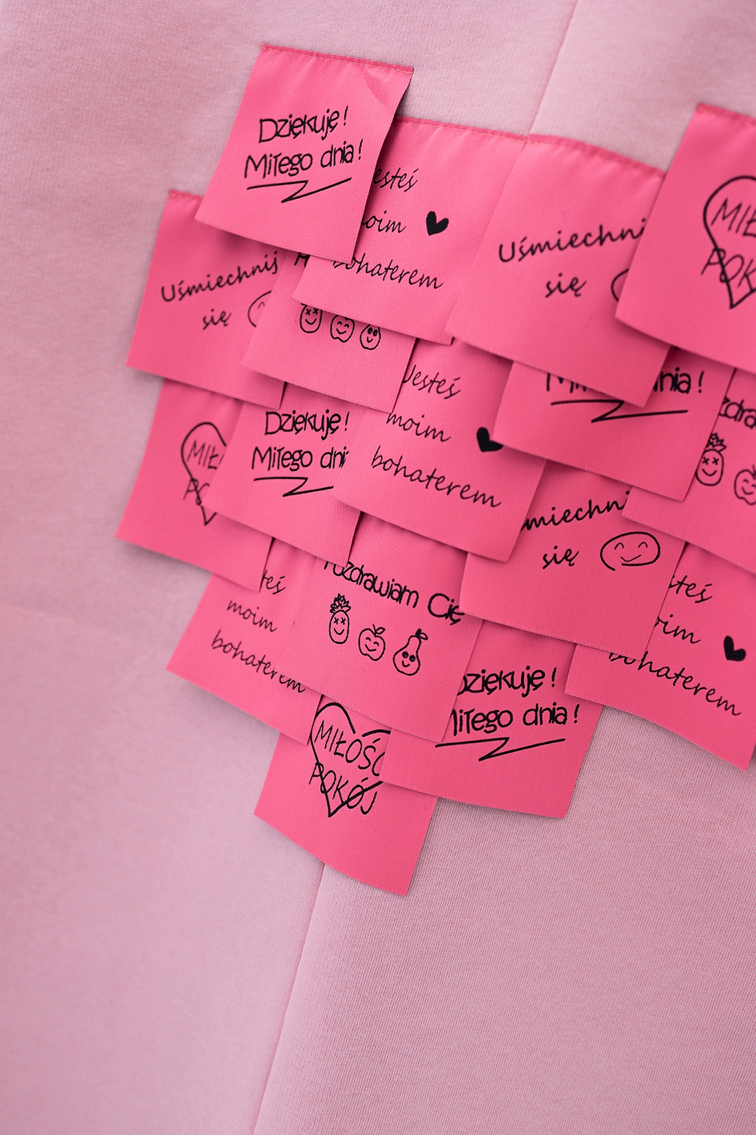 Marynarka oversize z aplikacją MC SMILE pudrowa-puder