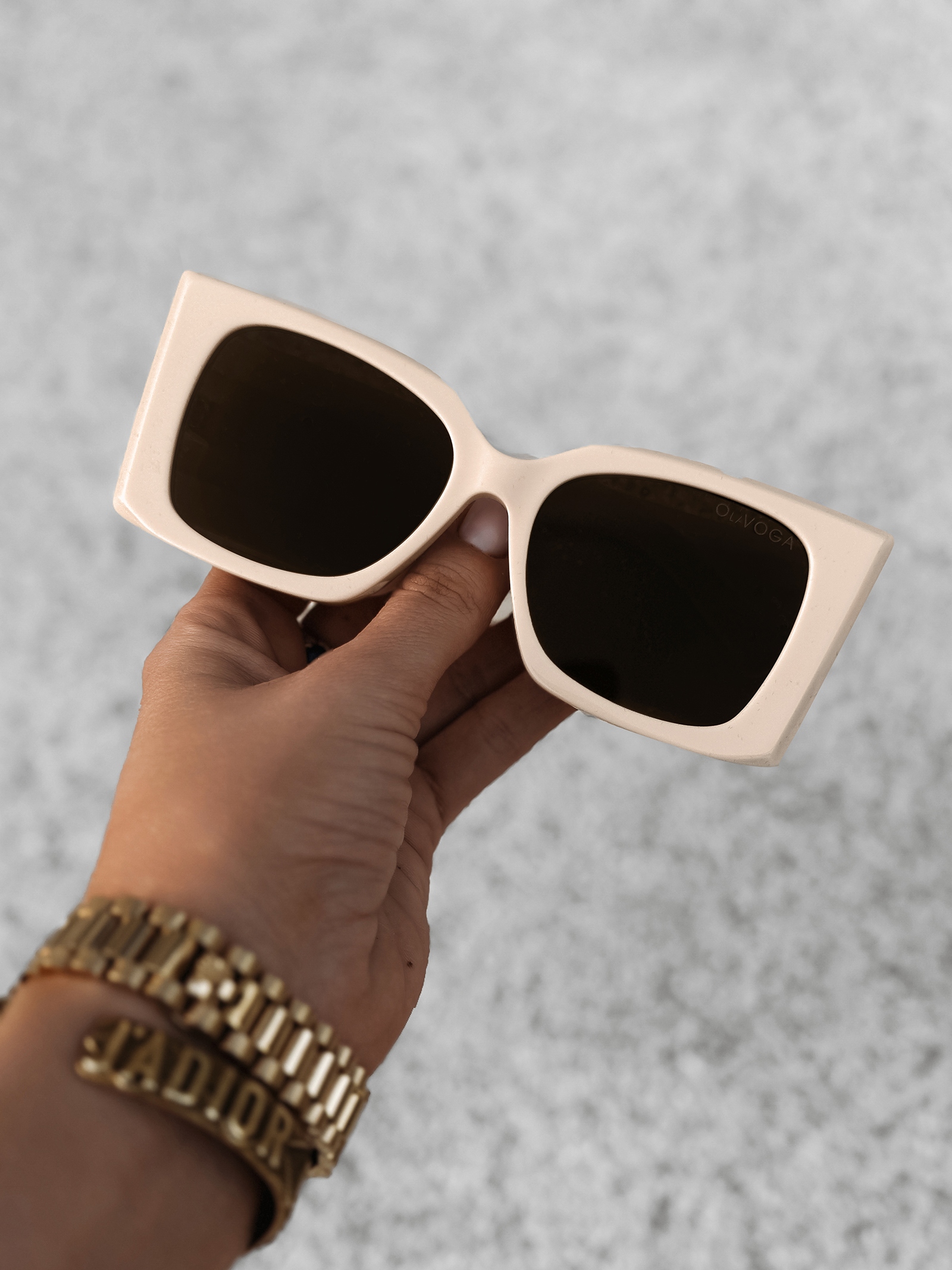 Okulary damskie przeciwsłoneczne EYZ OLAVOGA beżowe Okulary damskie przeciwsłoneczne EYZ OLAVOGA beżowe