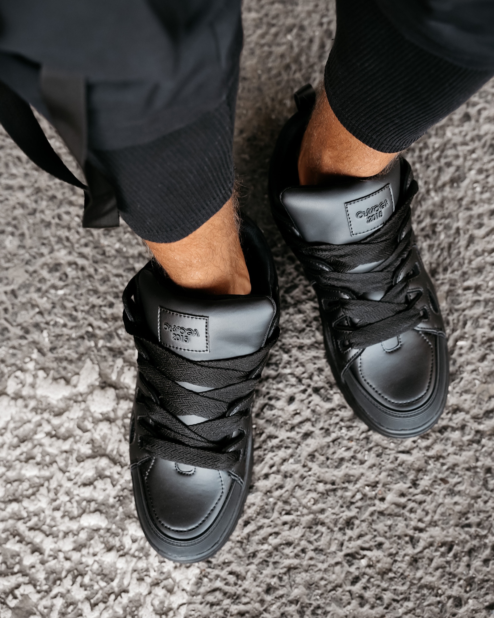 Buty sportowe sneakersy męskie AUTHENTIC OLAVOGA czarny