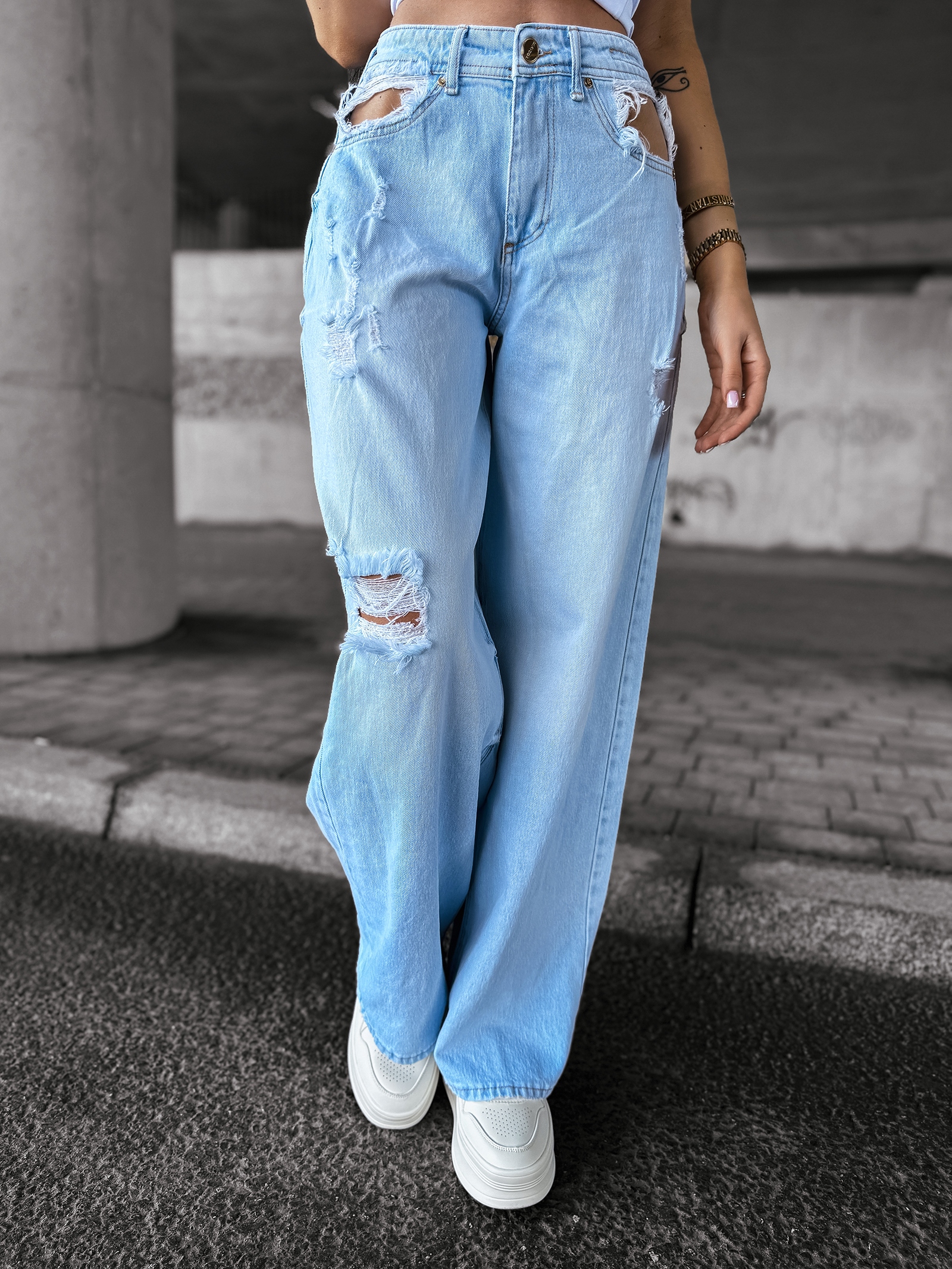 Spodnie jeansowe z przetarciami REING OLAVOGA j.niebieskie