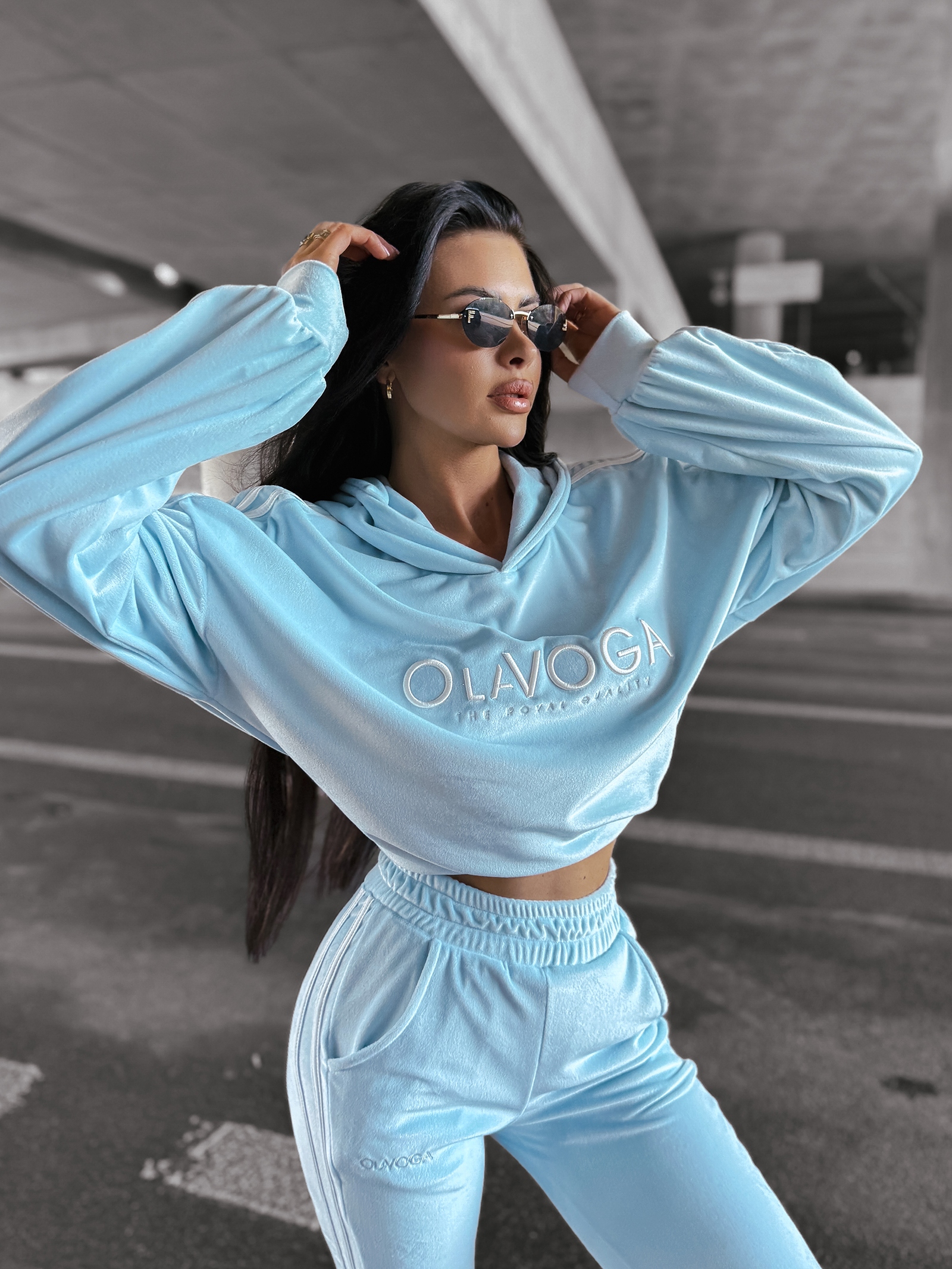 Komplet damski welurowy HANDY OLAVOGA błękitny