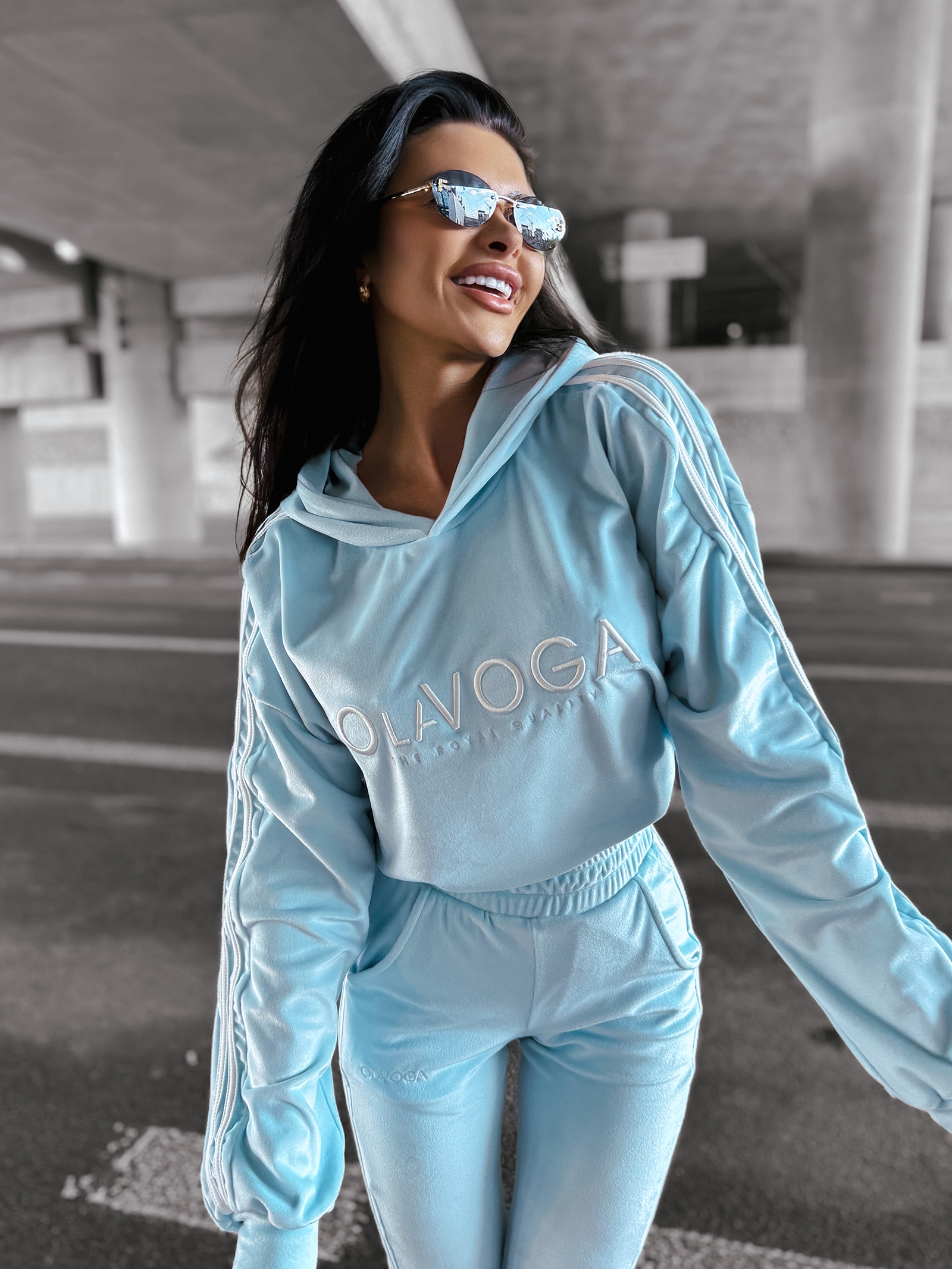 Komplet damski welurowy HANDY OLAVOGA błękitny Komplet damski welurowy HANDY OLAVOGA błękitny