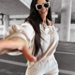 Komplet damski welurowy HANDY OLAVOGA beżowy