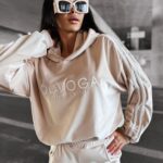 Komplet damski welurowy HANDY OLAVOGA beżowy