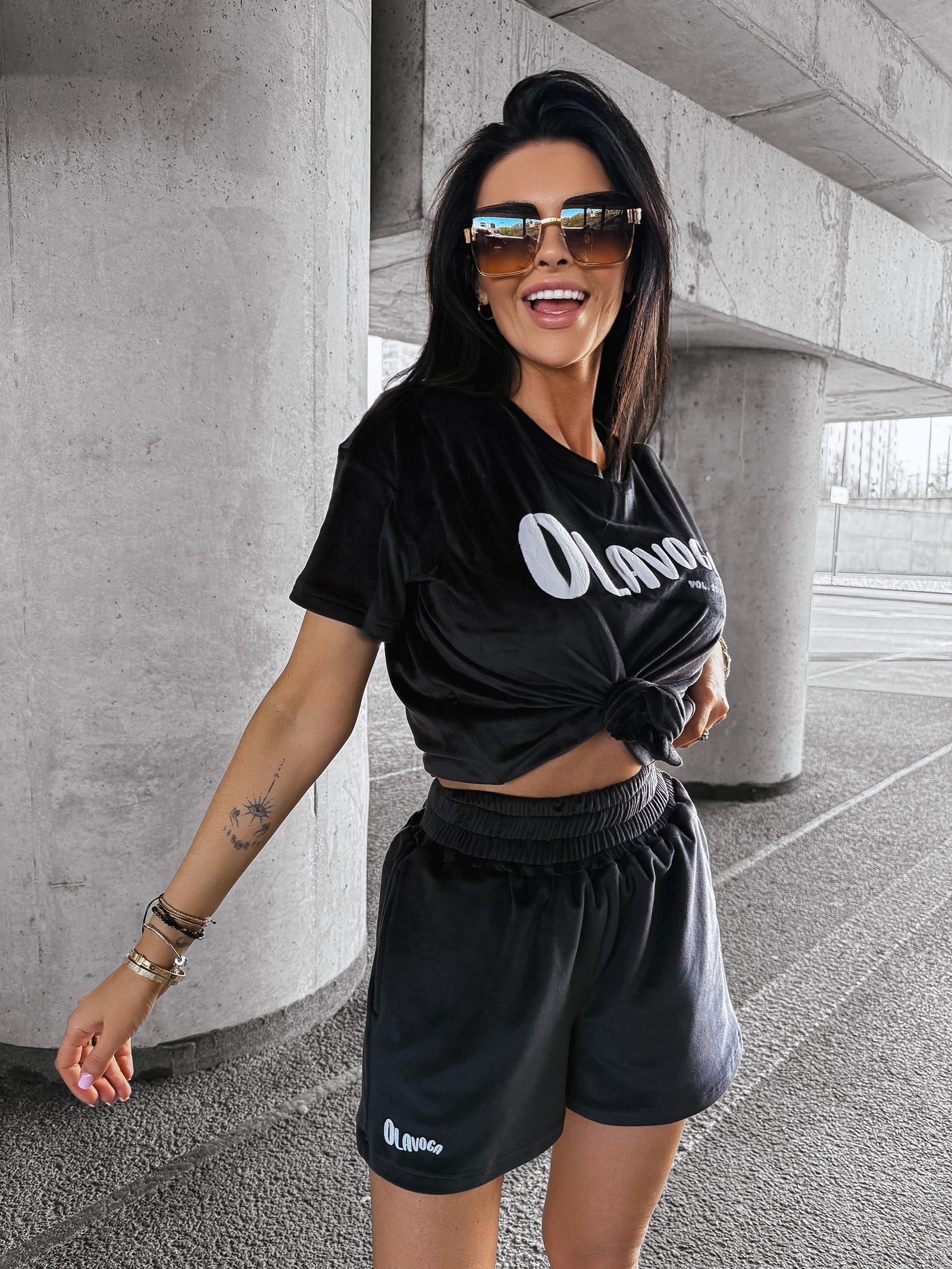 Komplet welurowy TURN OLAVOGA czarny