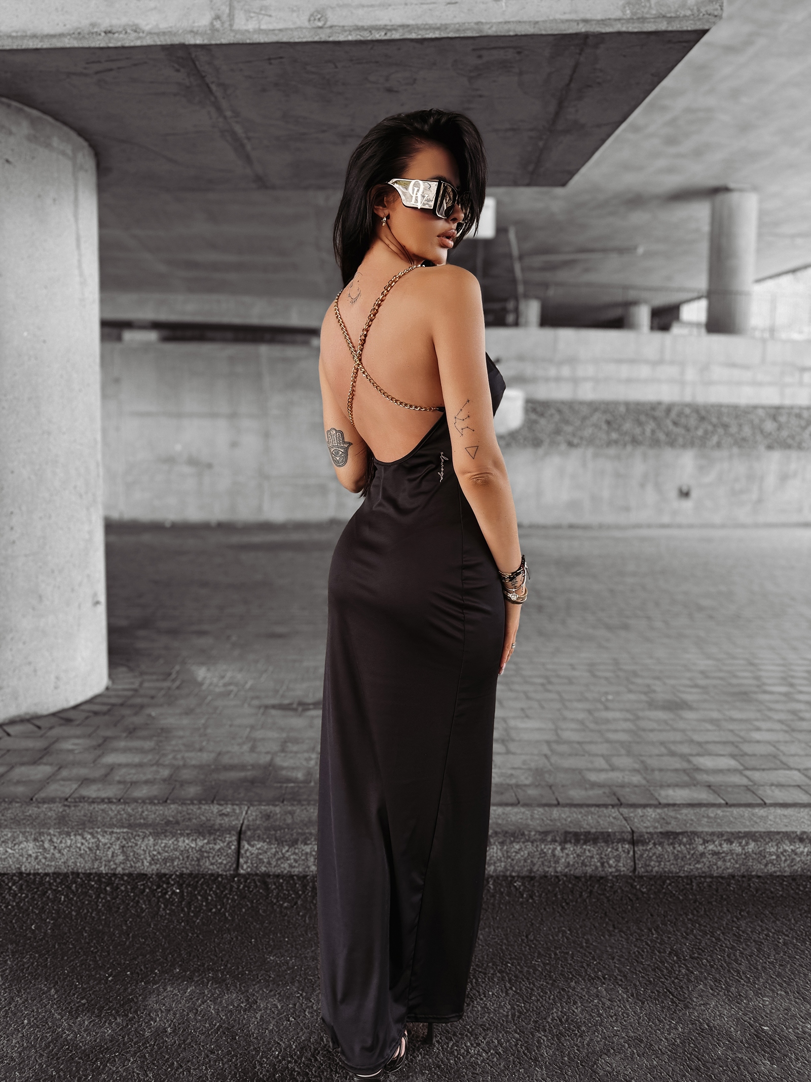 Sukienka maxi dopasowana MUZA OLAVOGA czarna Sukienka maxi dopasowana MUZA OLAVOGA czarna