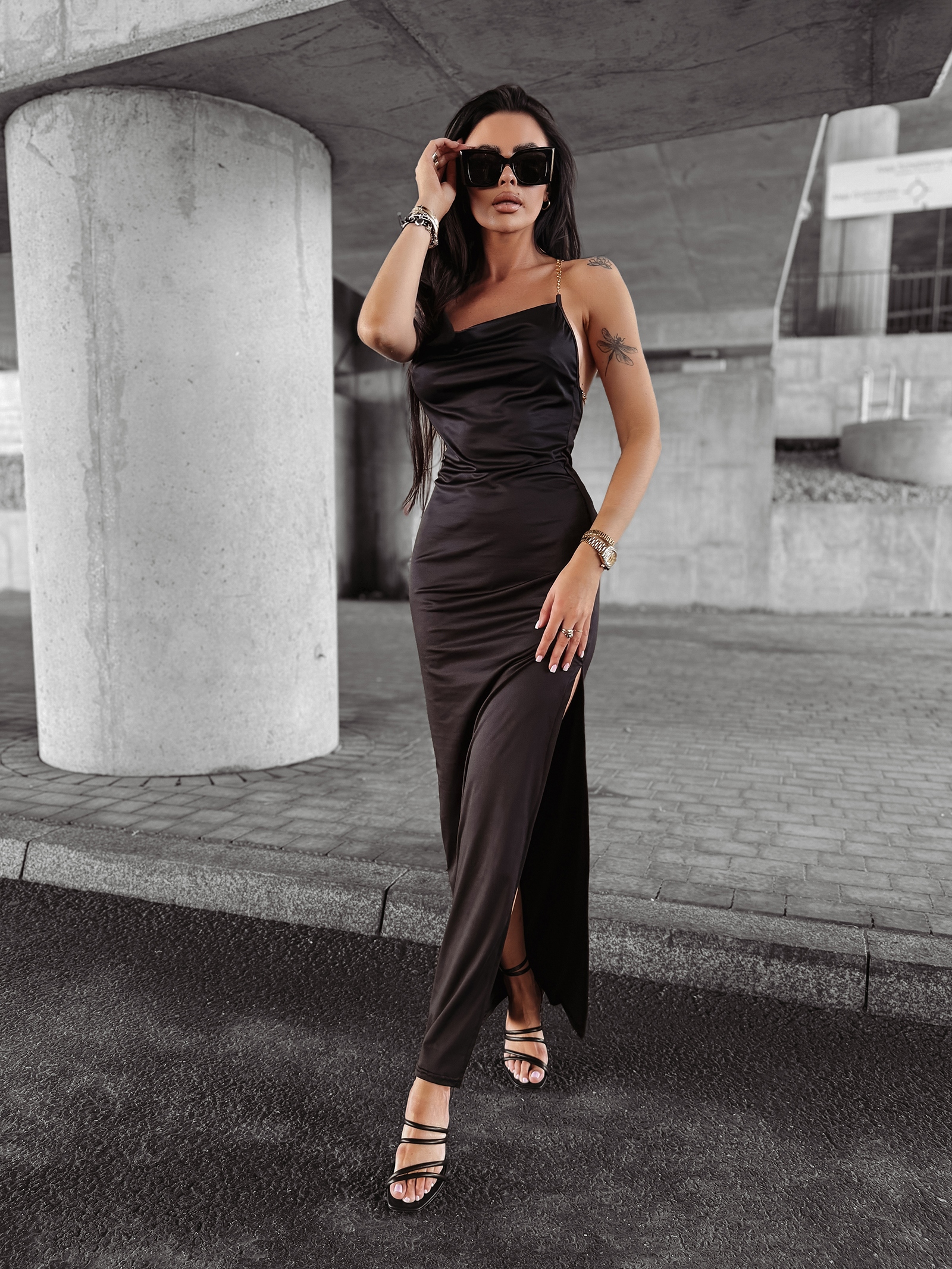 Sukienka maxi dopasowana MUZA OLAVOGA czarna Sukienka maxi dopasowana MUZA OLAVOGA czarna