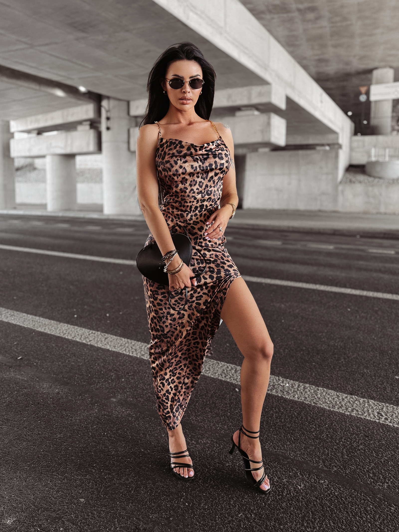 Sukienka maxi dopasowana MUZA OLAVOGA panterka Sukienka maxi dopasowana MUZA OLAVOGA panterka