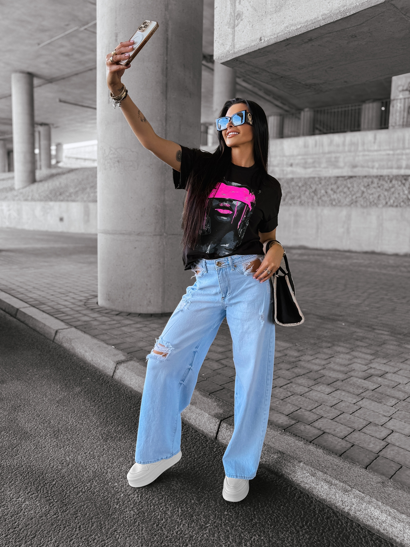 T-shirt bawełniany TENTE OLAVOGA czarny