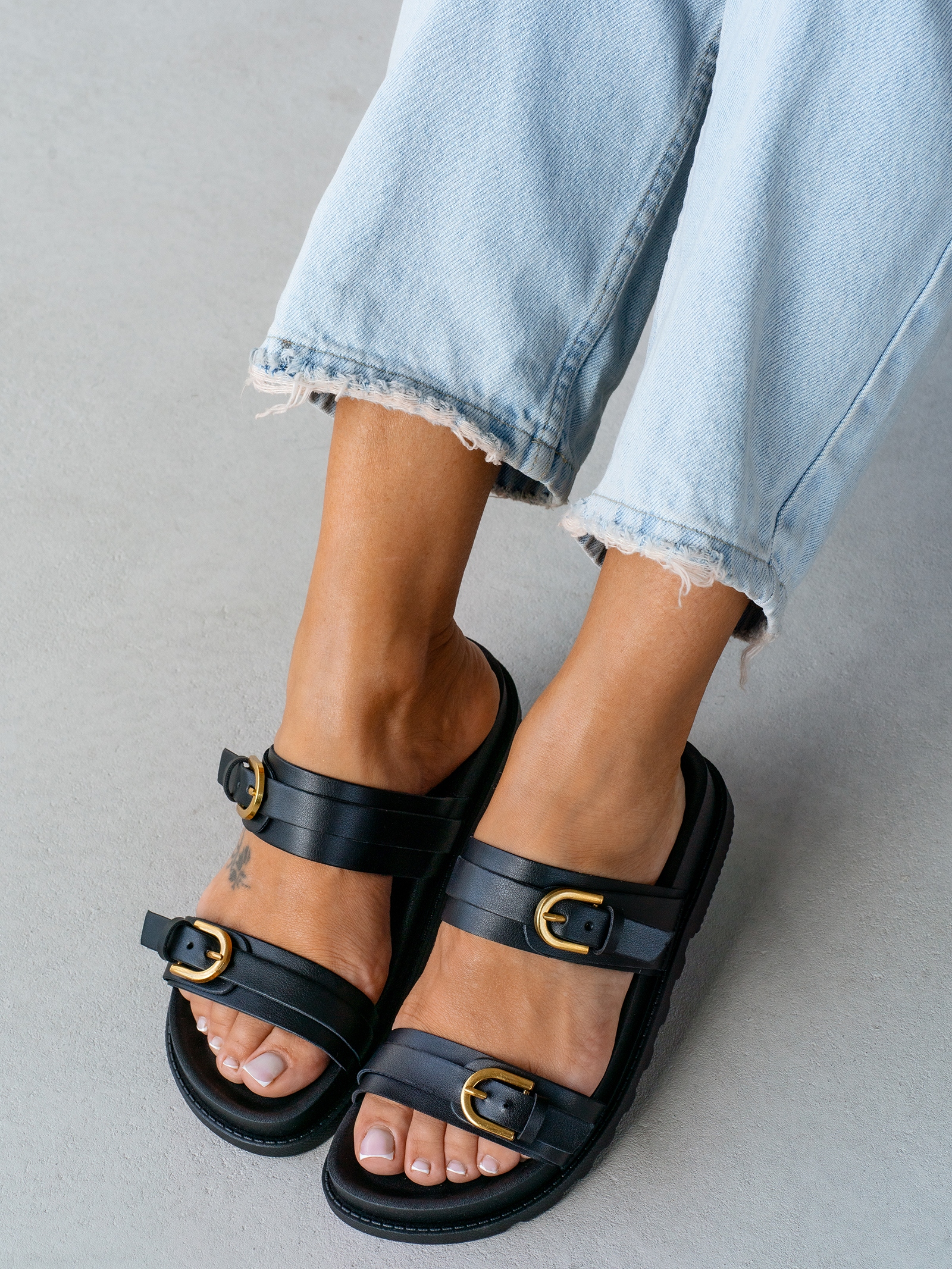 Klapki profilowane Madam Trop czarne